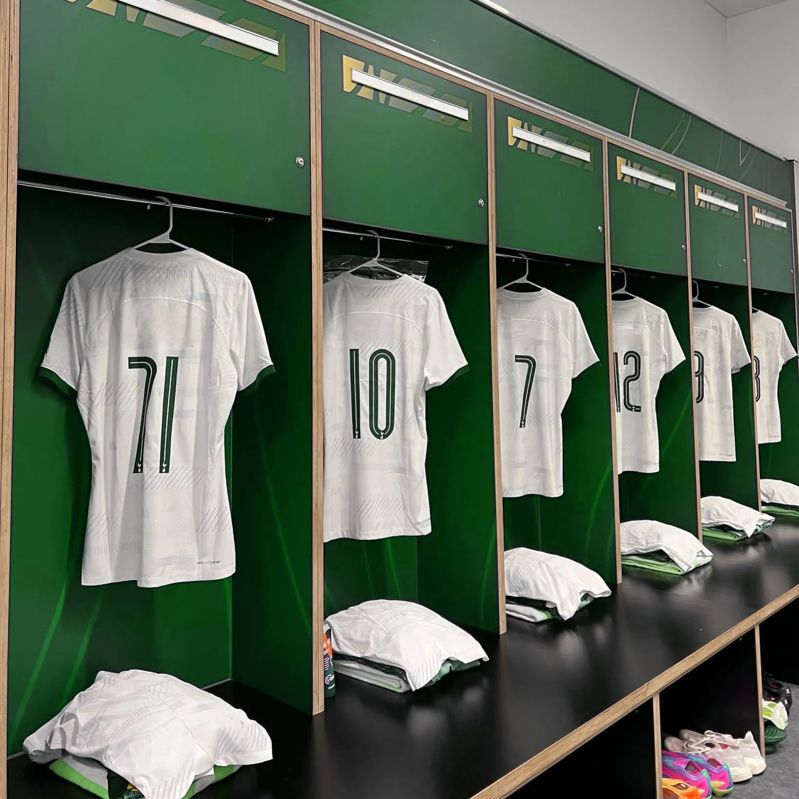 אצטדיונים וחדרי ההלבשה